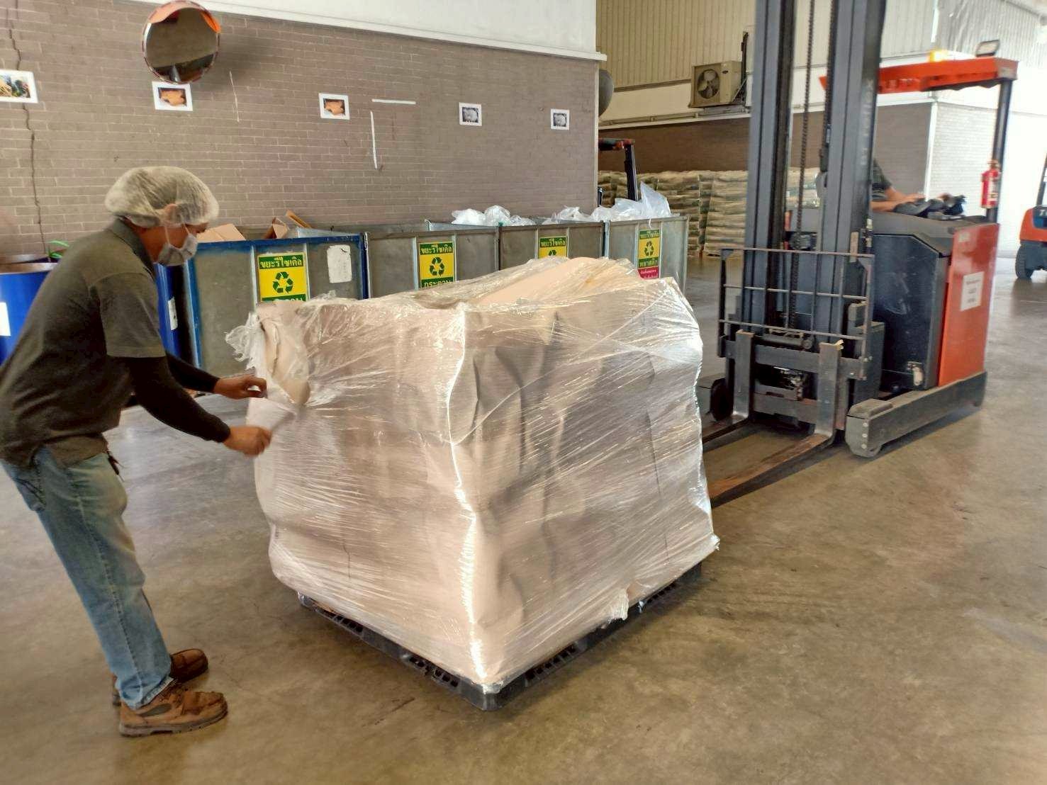 LINE_ALBUM_warehousing_251014_15